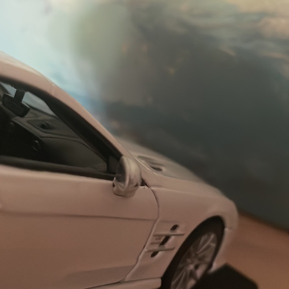 White Mercedes-Benz model SL 65 AMG GUC Arbonne - Picture 13 of 13